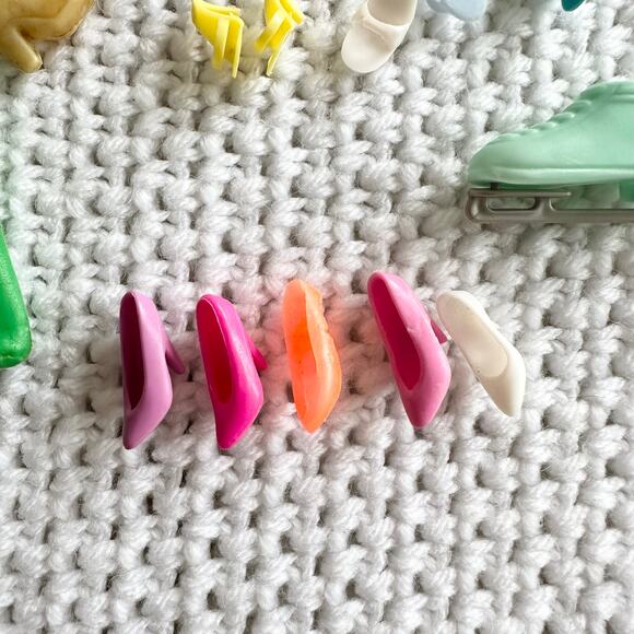 Bundle Barbie Lot Set of 35 Single Vintage Doll Shoes Sold As Is Replacements - Picture 2 of 8